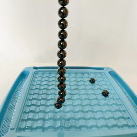 Fun Family Magnetic Chess Game with 32pcs Stones Table Game - Picture 5 of 7